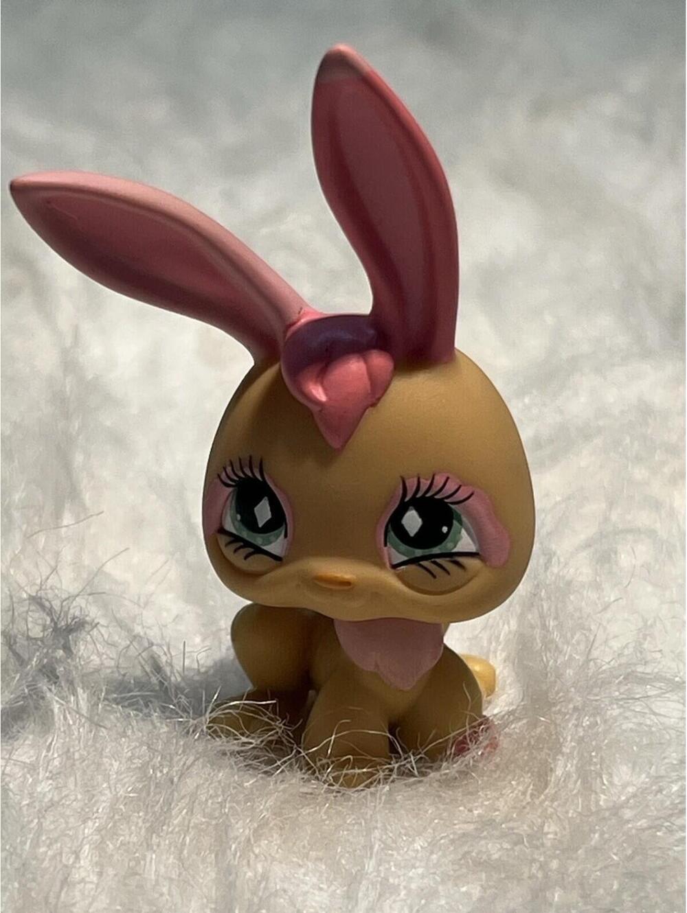 2006 Littlest Pet Shop #506 Bunny Rabbit Figure Green Eyes Hasbro
